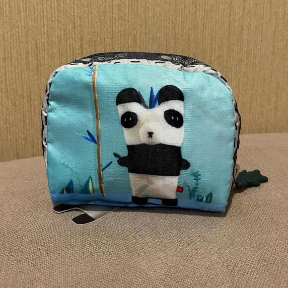 Lesportsac panda square cosmetic bag NWT 6701 - Picture 2 of 4